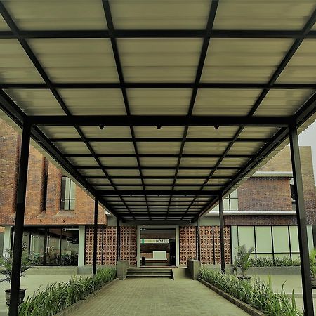 Fitra Hotel Маджаленка Екстериор снимка