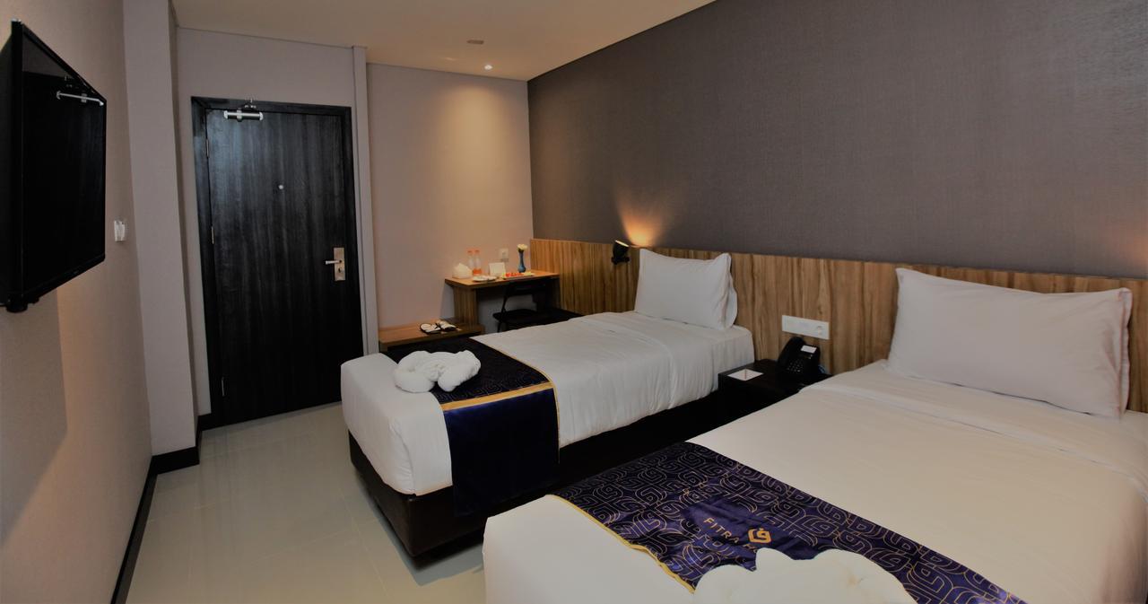 Fitra Hotel Маджаленка Екстериор снимка
