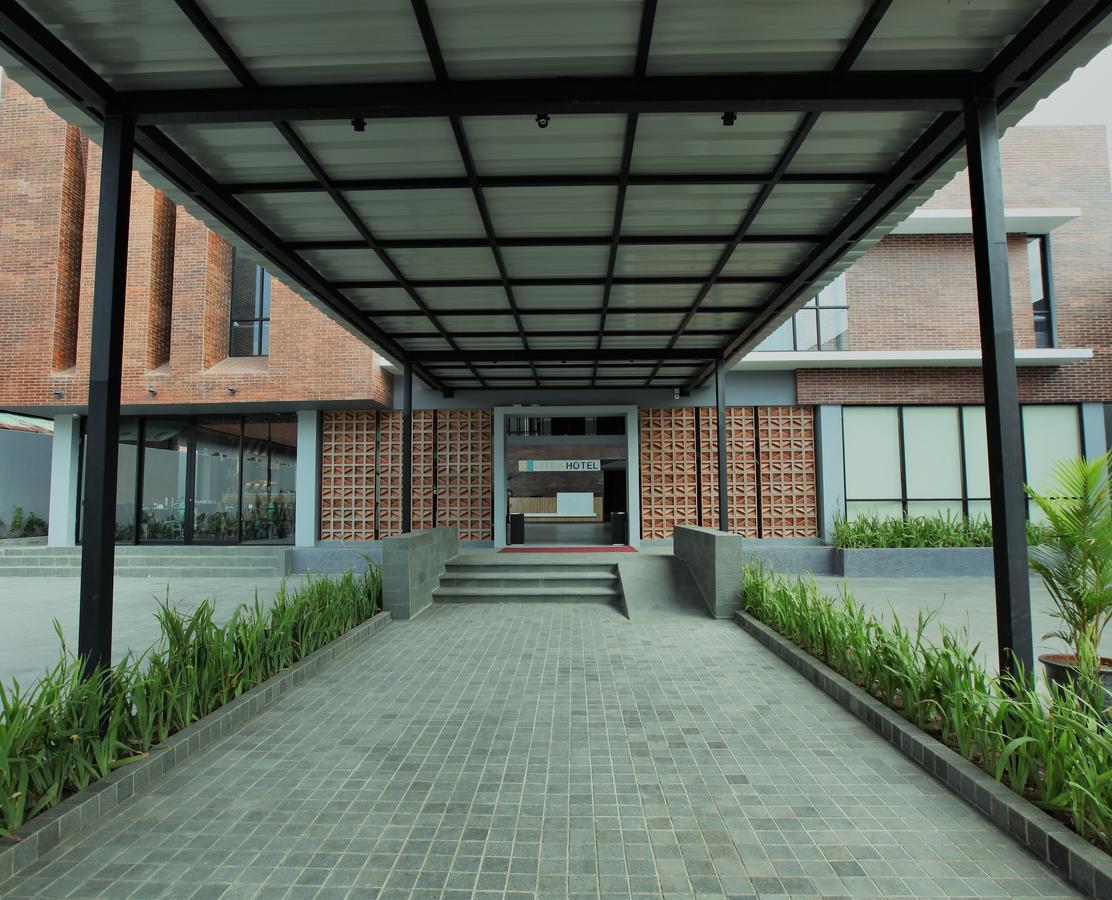 Fitra Hotel Маджаленка Екстериор снимка